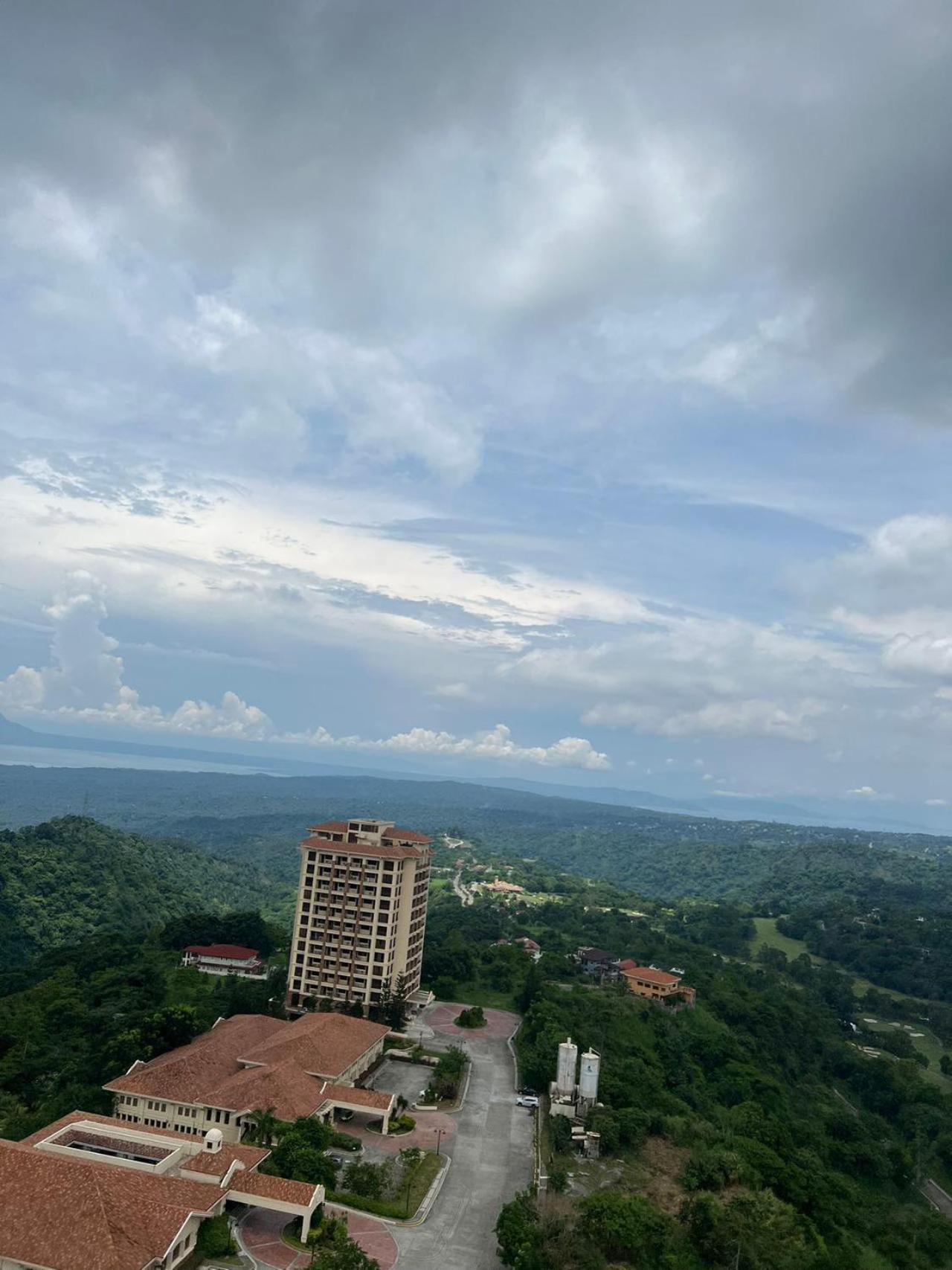 Splendido Tagagtay Taal Lake Staycation Free Parking Netflix No Free Pool Tagaytay City Luaran gambar
