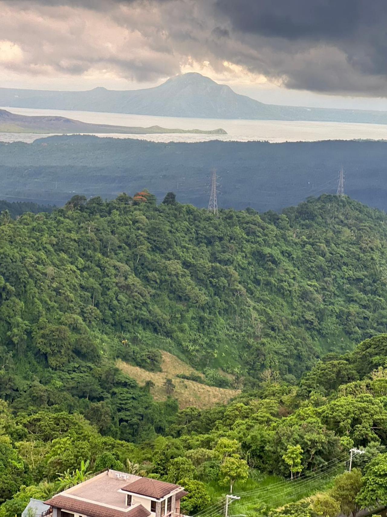 Splendido Tagagtay Taal Lake Staycation Free Parking Netflix No Free Pool Tagaytay City Luaran gambar